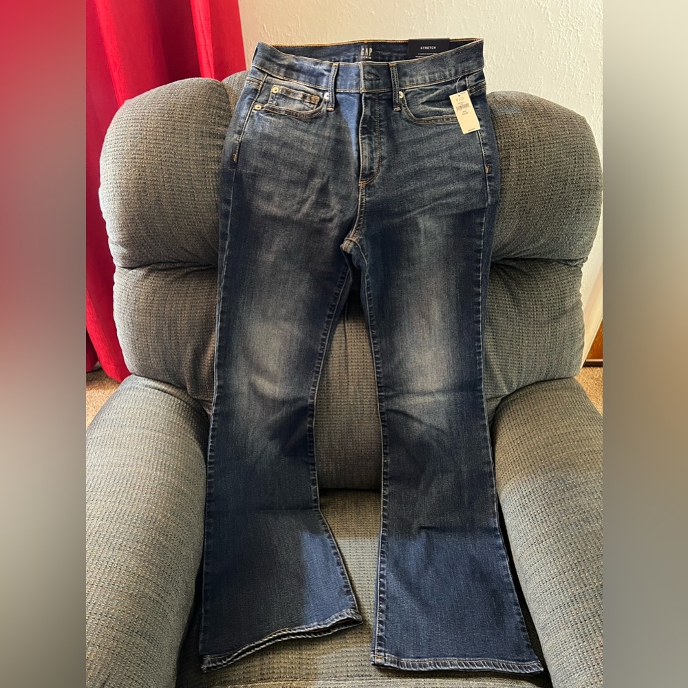 NWT GAP Women’s Perfect Boot Cut Mid-Rise Jeans Size 8/29 Short.